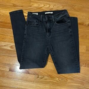 Levi’s woman’s jeans